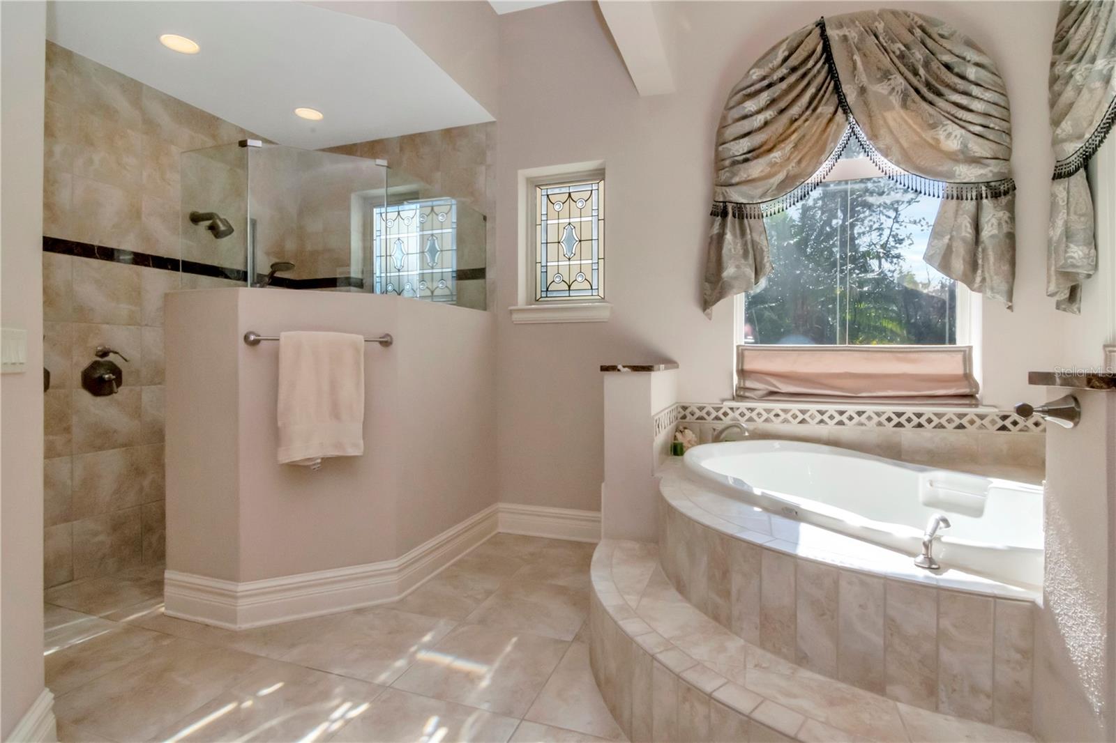 Image 23 of 63 For 18901 Lakes Edge Way