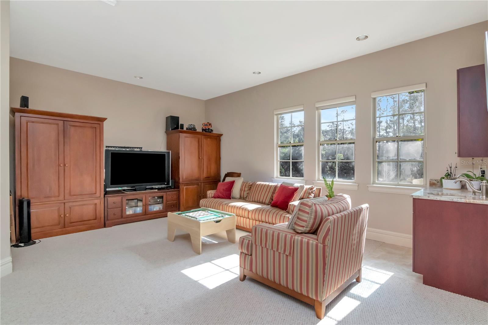 Image 32 of 63 For 18901 Lakes Edge Way