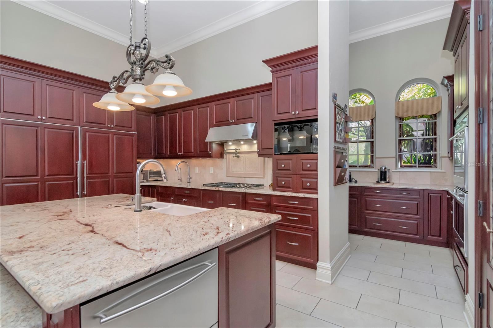 Image 9 of 63 For 18901 Lakes Edge Way