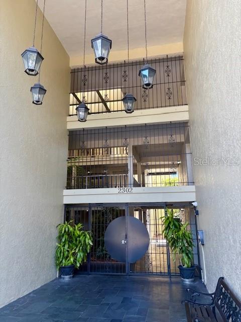 Image 3 of 35 For 2302 Manhattan Avenue 316