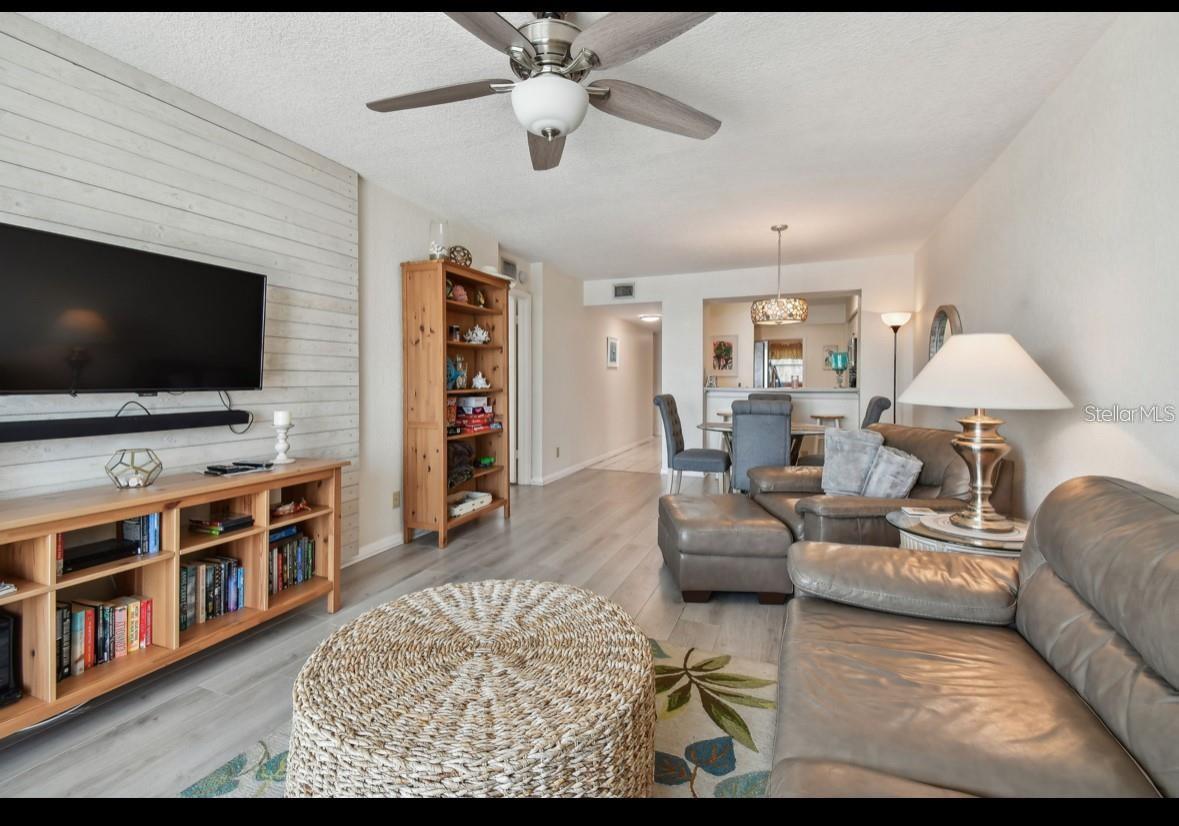 Image 14 of 44 For 5701 Bahia Del Mar Circle 302