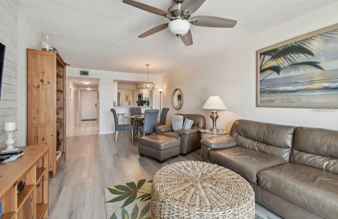 Image 15 of 44 For 5701 Bahia Del Mar Circle 302