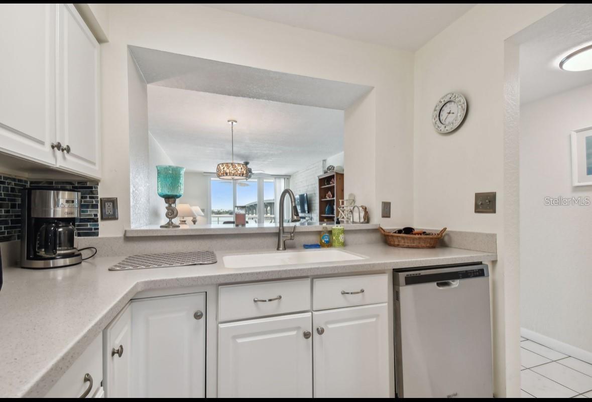 Image 22 of 44 For 5701 Bahia Del Mar Circle 302