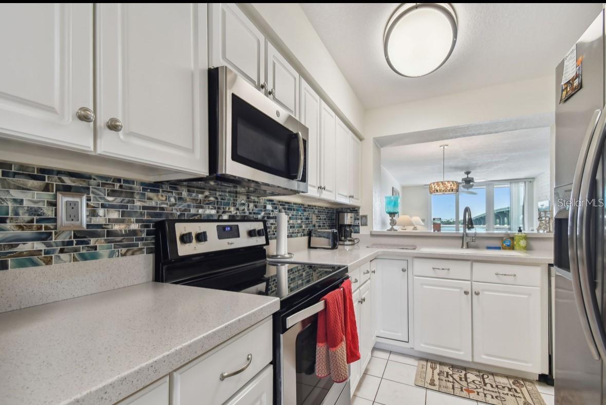 Image 23 of 44 For 5701 Bahia Del Mar Circle 302