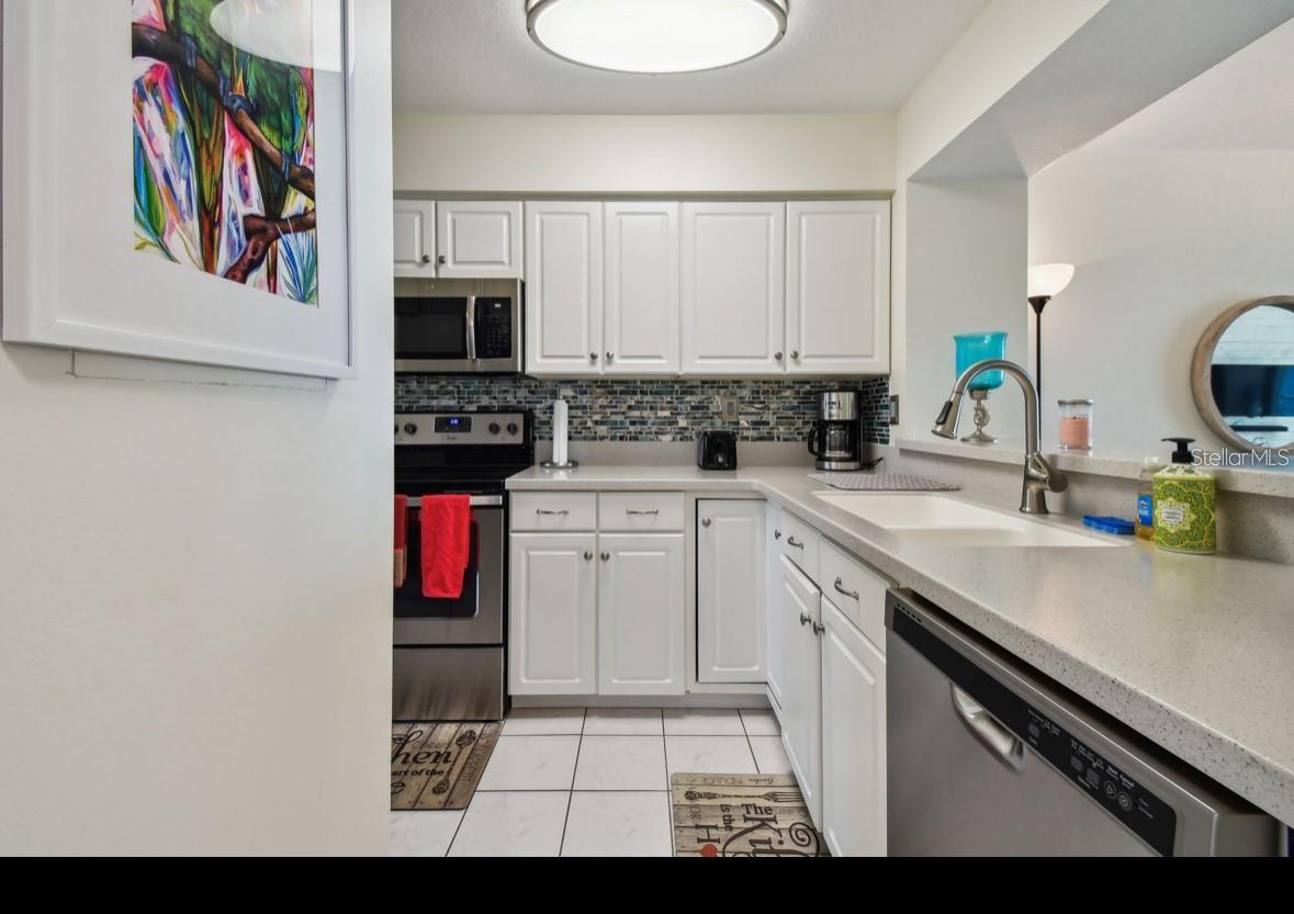 Image 27 of 44 For 5701 Bahia Del Mar Circle 302