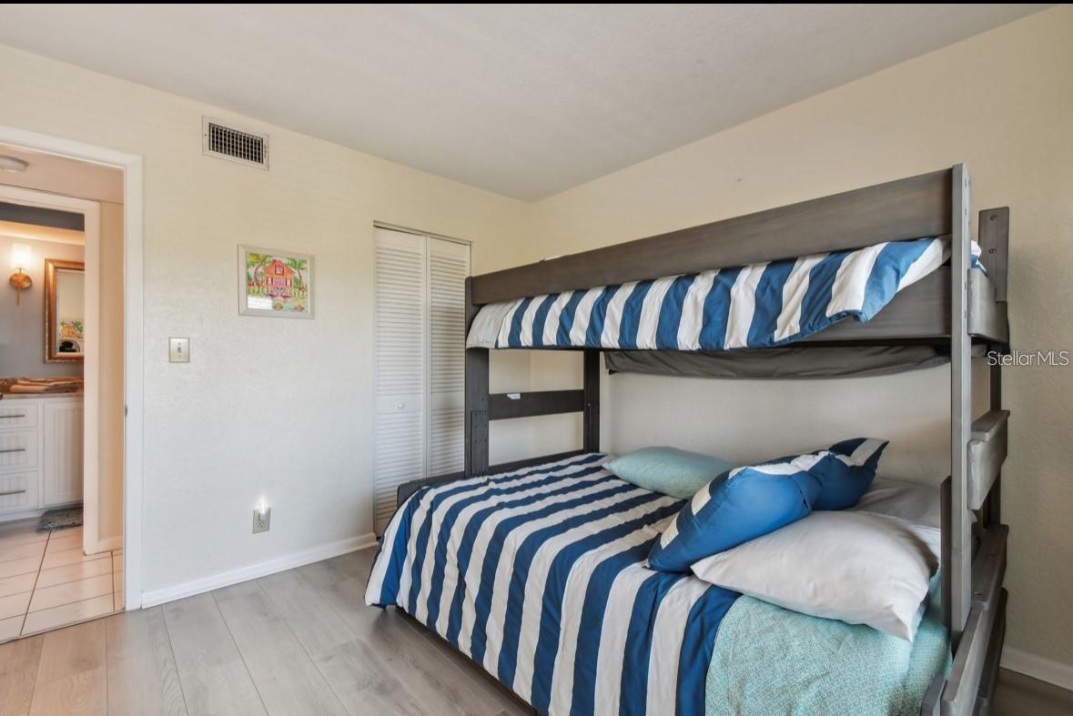 Image 29 of 44 For 5701 Bahia Del Mar Circle 302