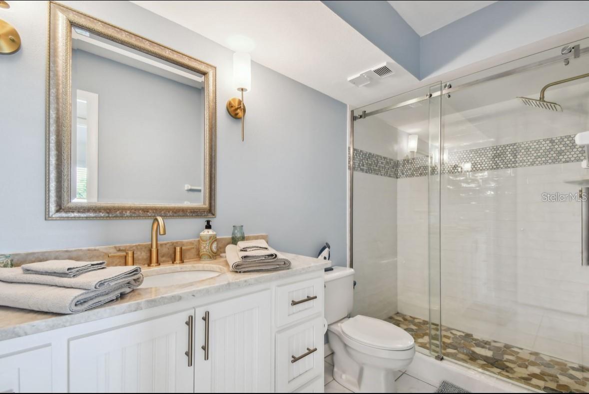 Image 32 of 44 For 5701 Bahia Del Mar Circle 302