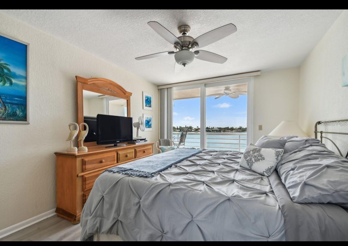 Image 34 of 44 For 5701 Bahia Del Mar Circle 302