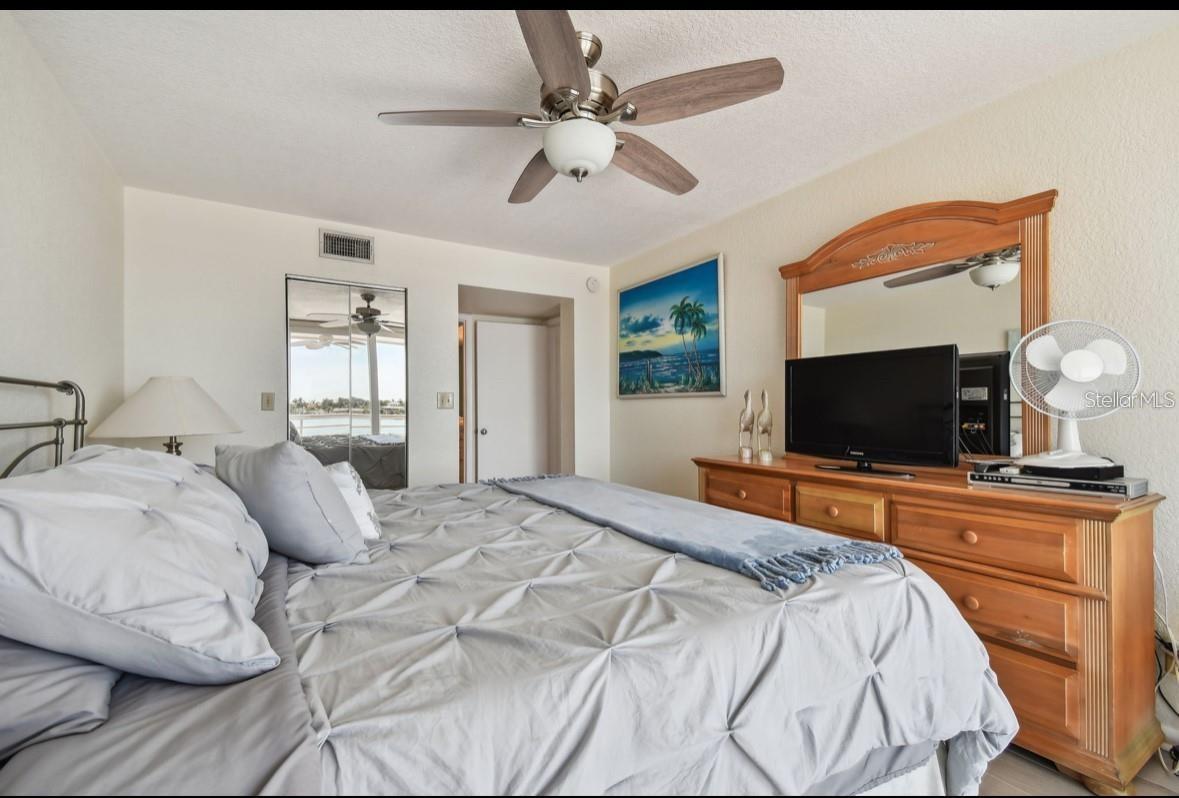 Image 35 of 44 For 5701 Bahia Del Mar Circle 302