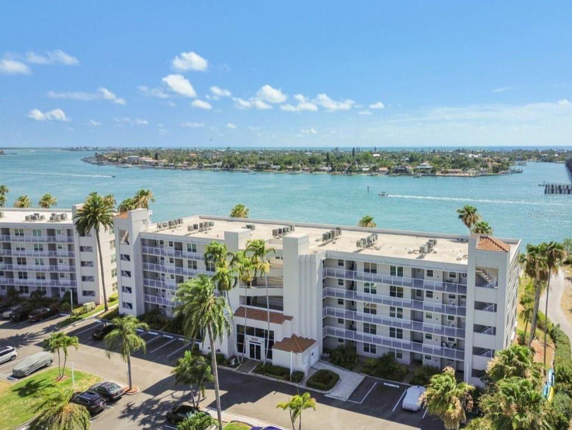 Image 5 of 44 For 5701 Bahia Del Mar Circle 302