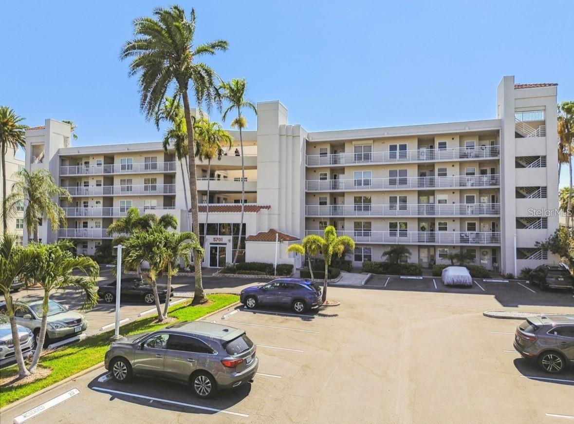 Image 6 of 44 For 5701 Bahia Del Mar Circle 302