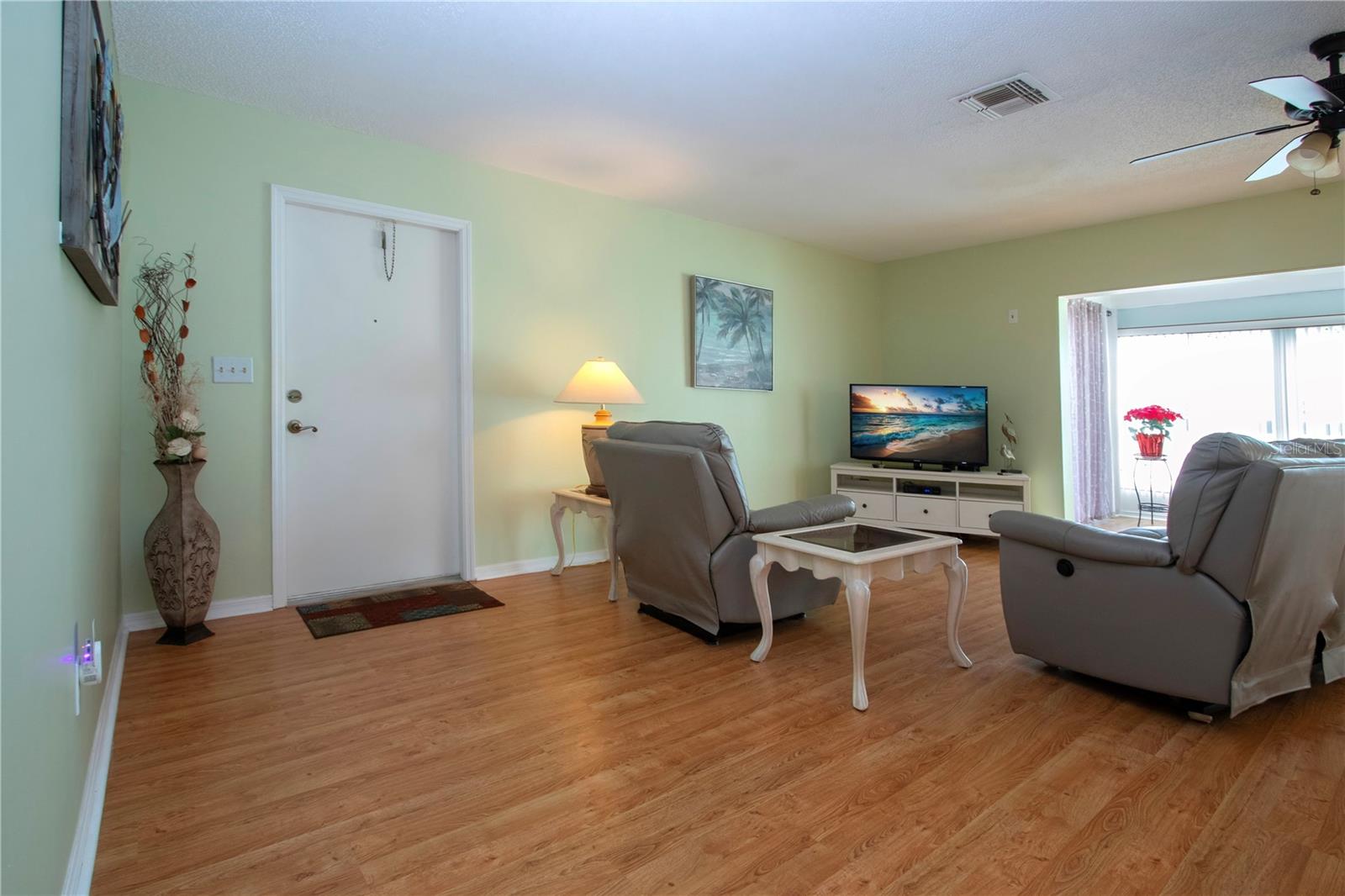 Image 10 of 64 For 202 Glenellen Place 191