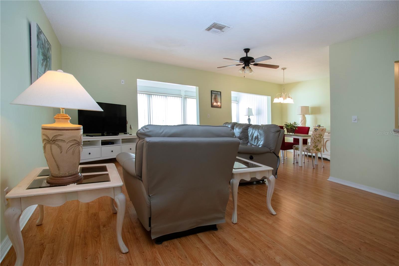 Image 11 of 64 For 202 Glenellen Place 191