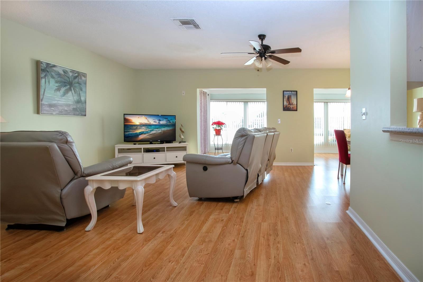 Image 12 of 64 For 202 Glenellen Place 191