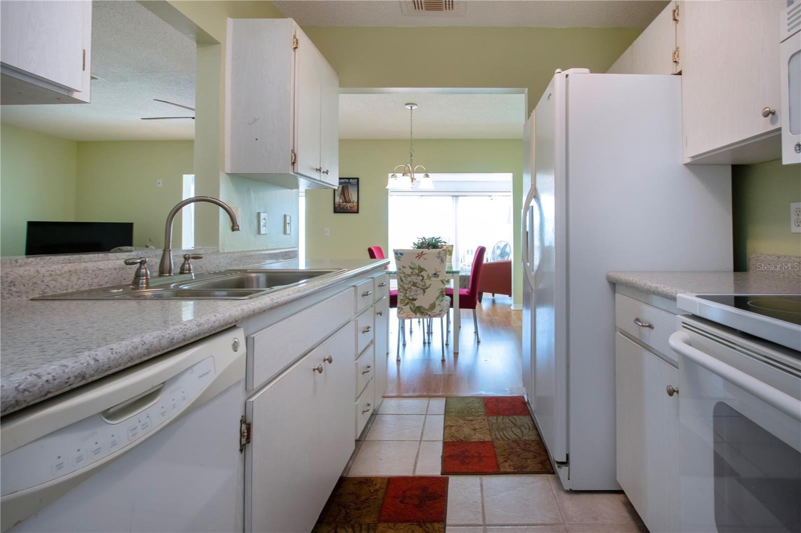 Image 21 of 64 For 202 Glenellen Place 191