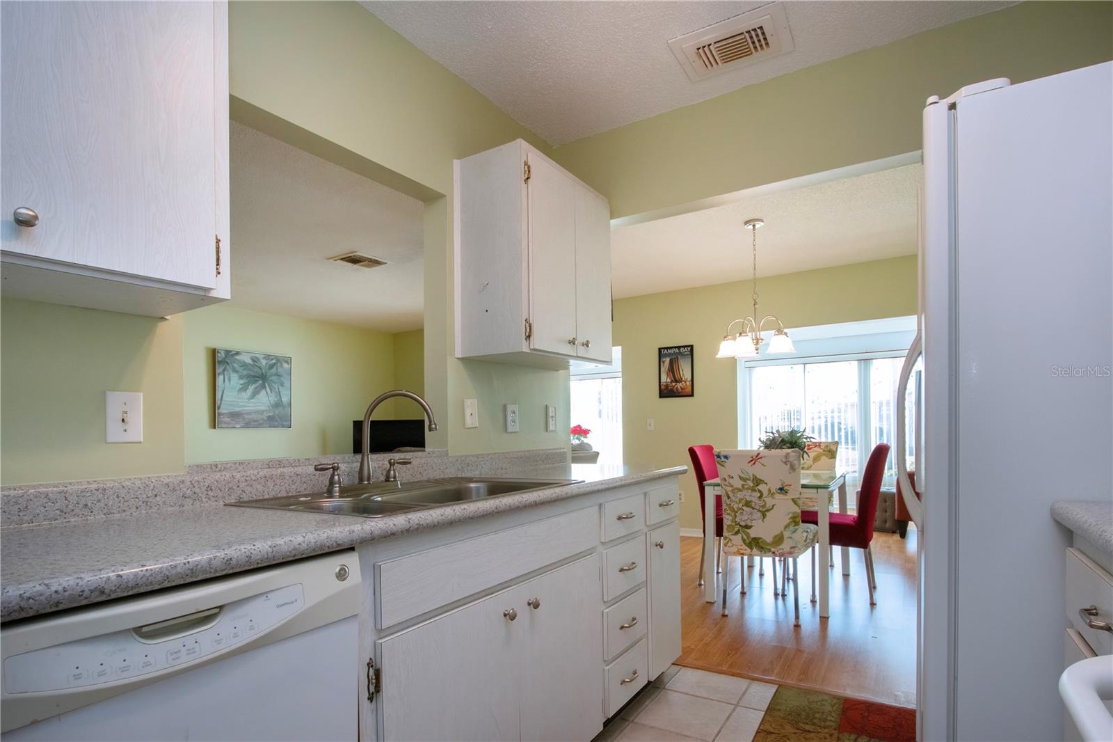 Image 22 of 64 For 202 Glenellen Place 191