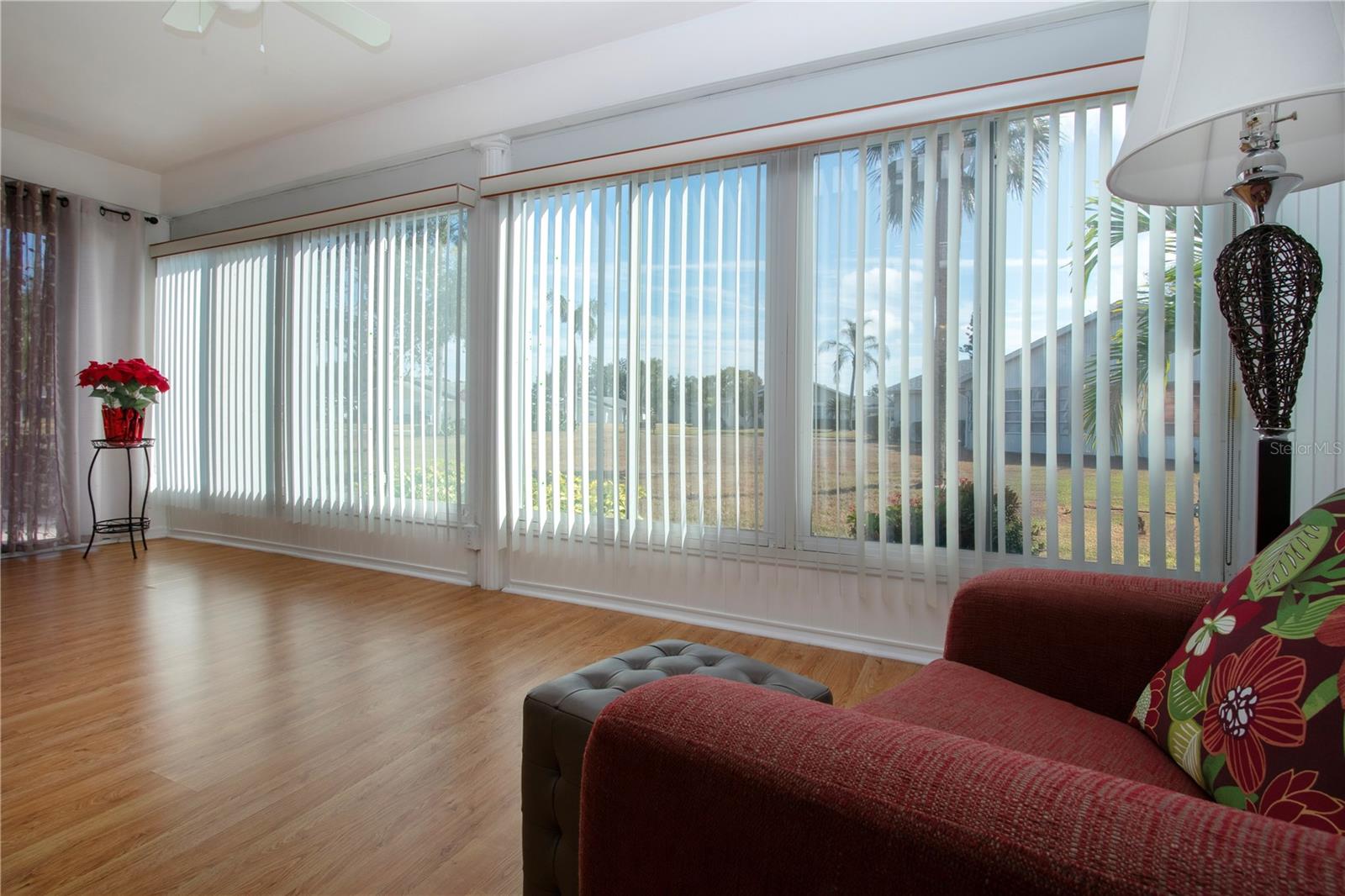 Image 25 of 64 For 202 Glenellen Place 191