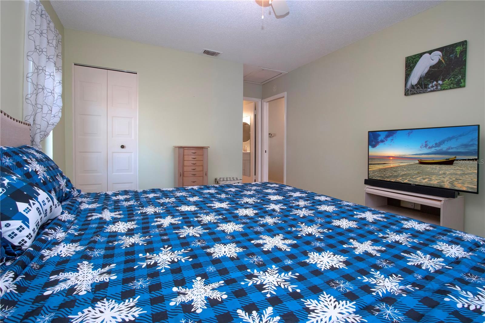 Image 28 of 64 For 202 Glenellen Place 191