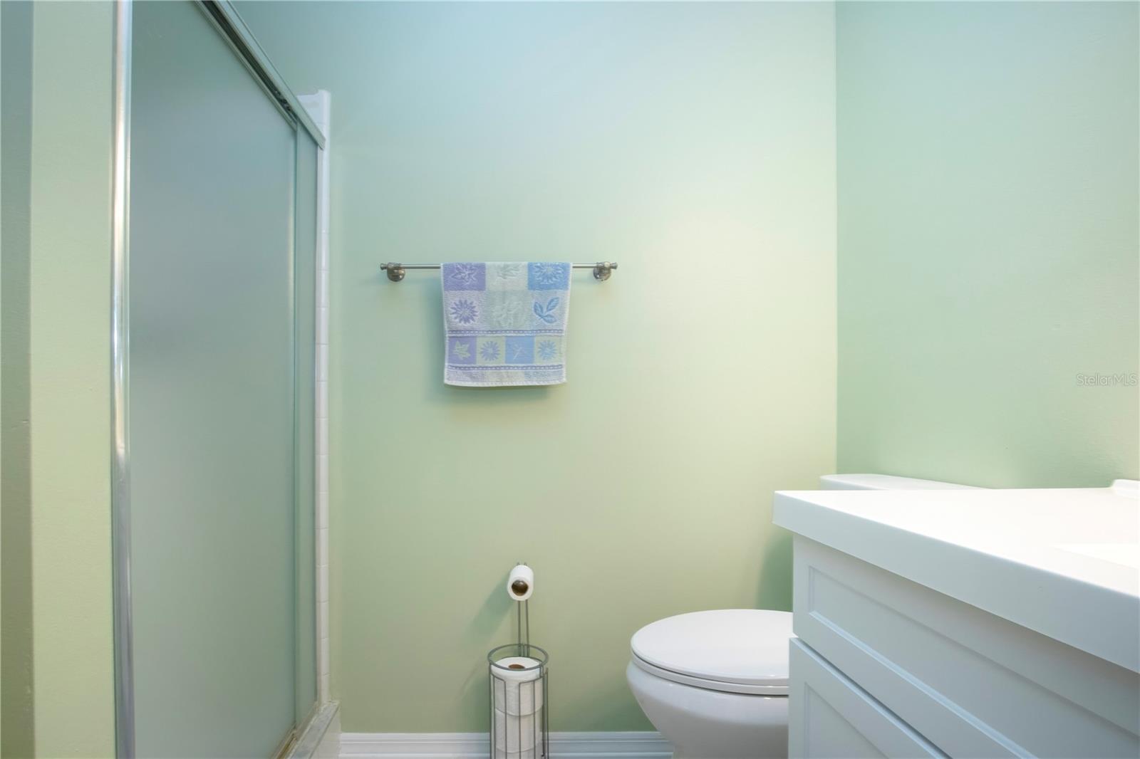 Image 30 of 64 For 202 Glenellen Place 191