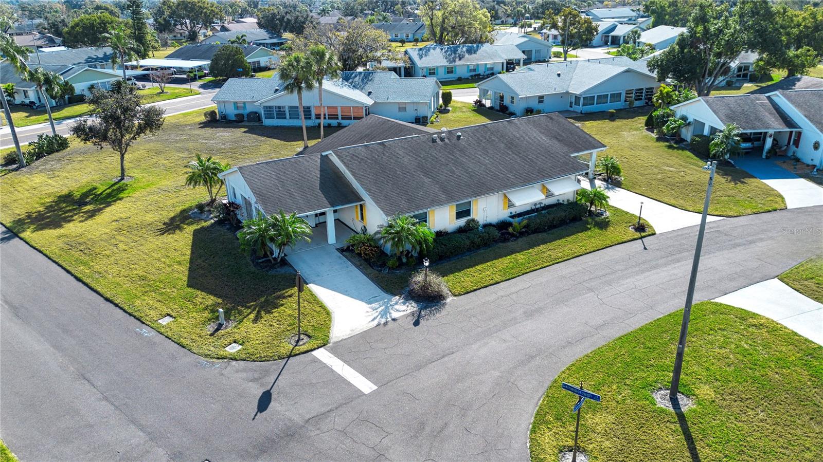 Image 39 of 64 For 202 Glenellen Place 191