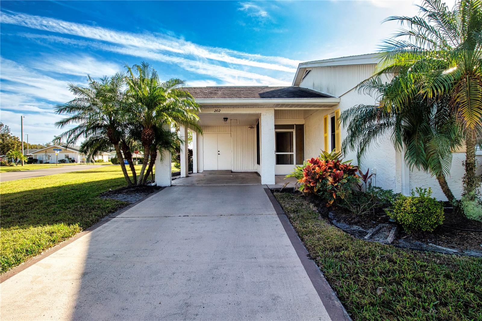 Image 6 of 64 For 202 Glenellen Place 191