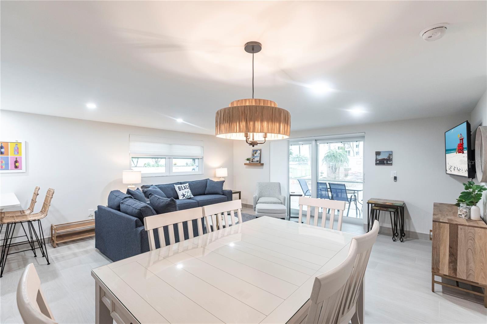 Image 4 of 20 For 6154 Midnight Pass Road B18