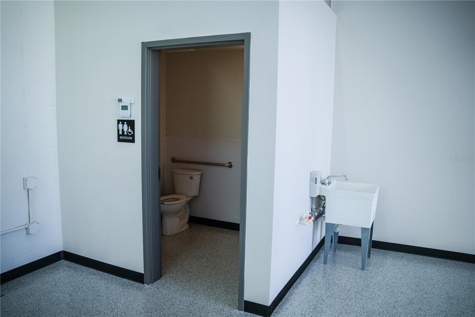 Image 12 of 36 For 2051 Gandy Boulevard N 400