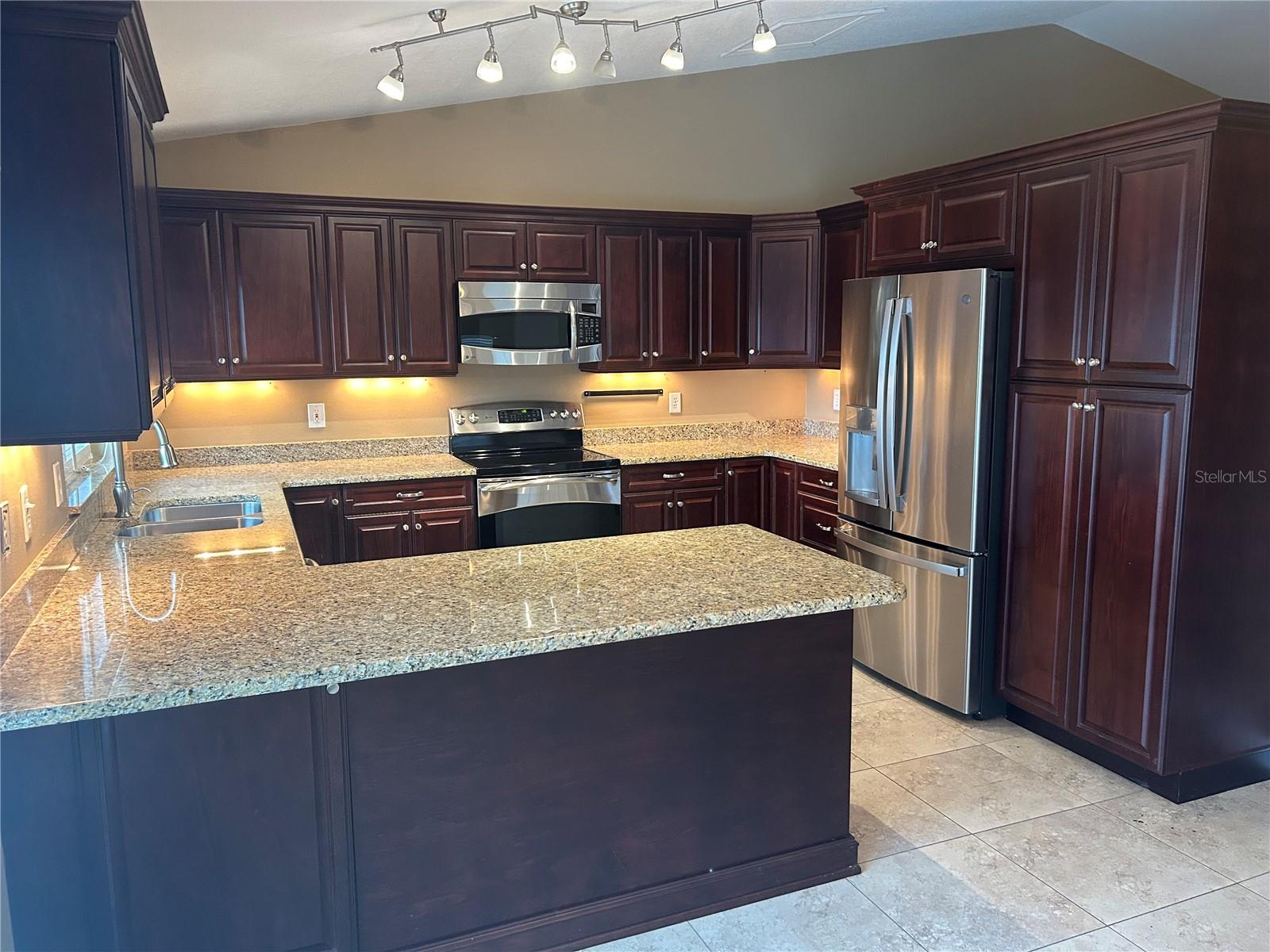 Image 16 of 21 For 2908 Shannon Circle