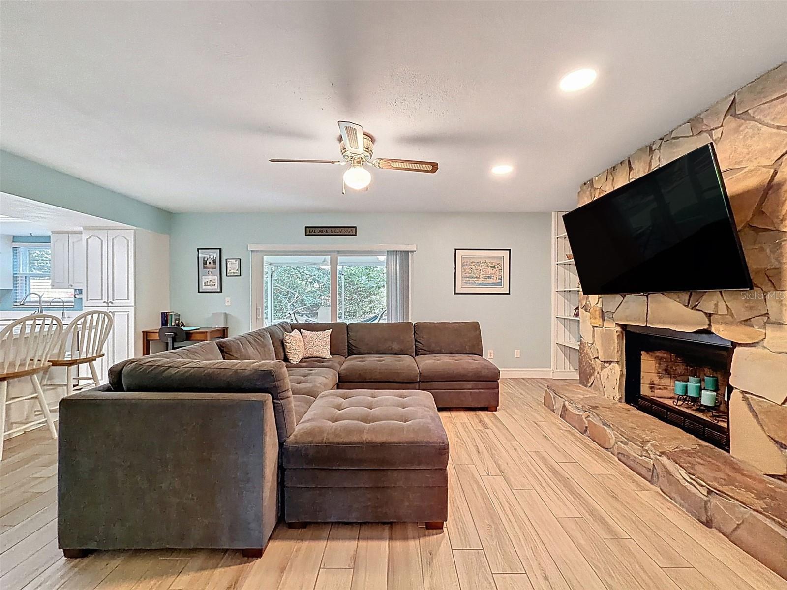 Image 21 of 75 For 7923 Singing Court Place