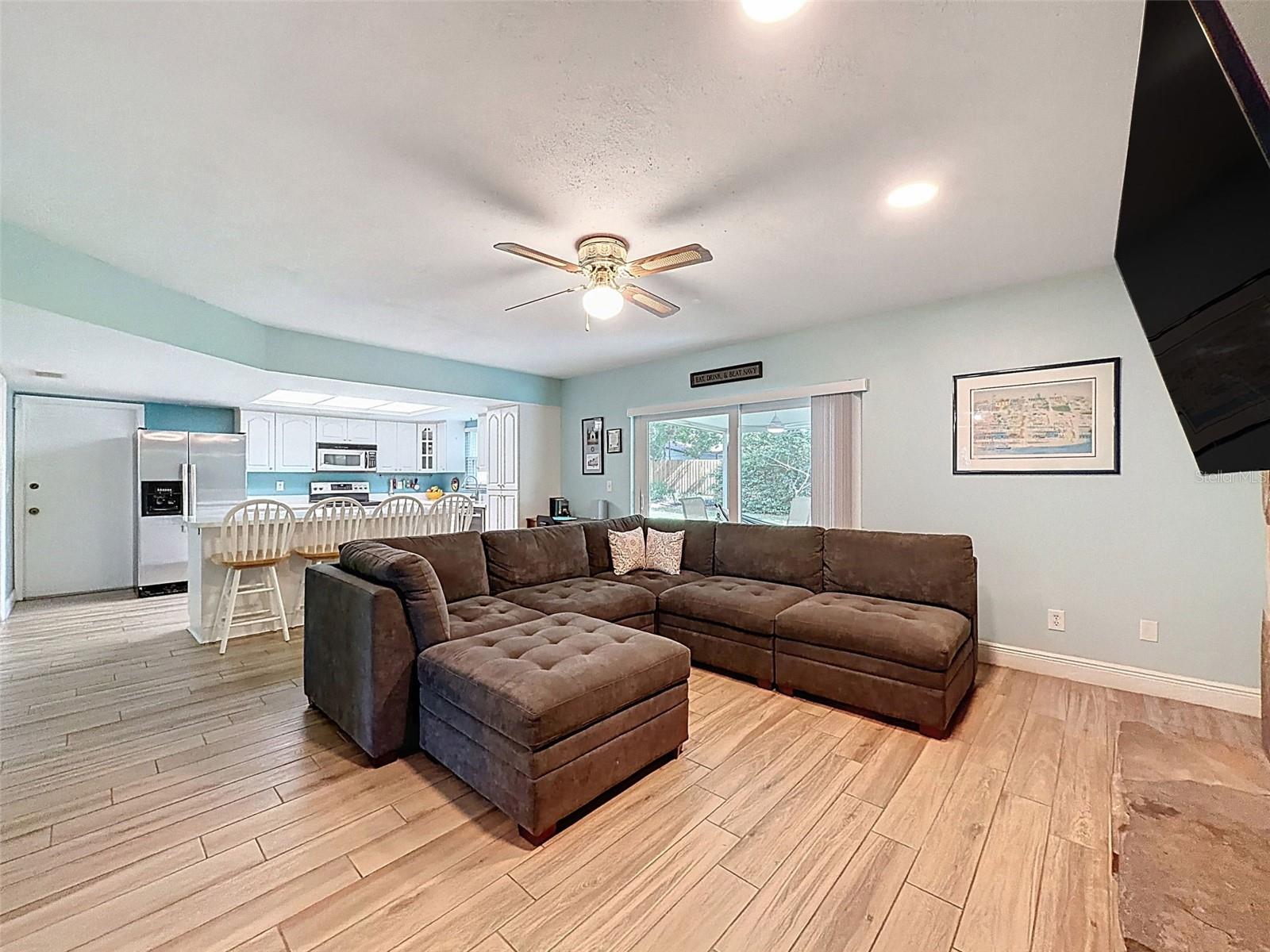 Image 22 of 75 For 7923 Singing Court Place