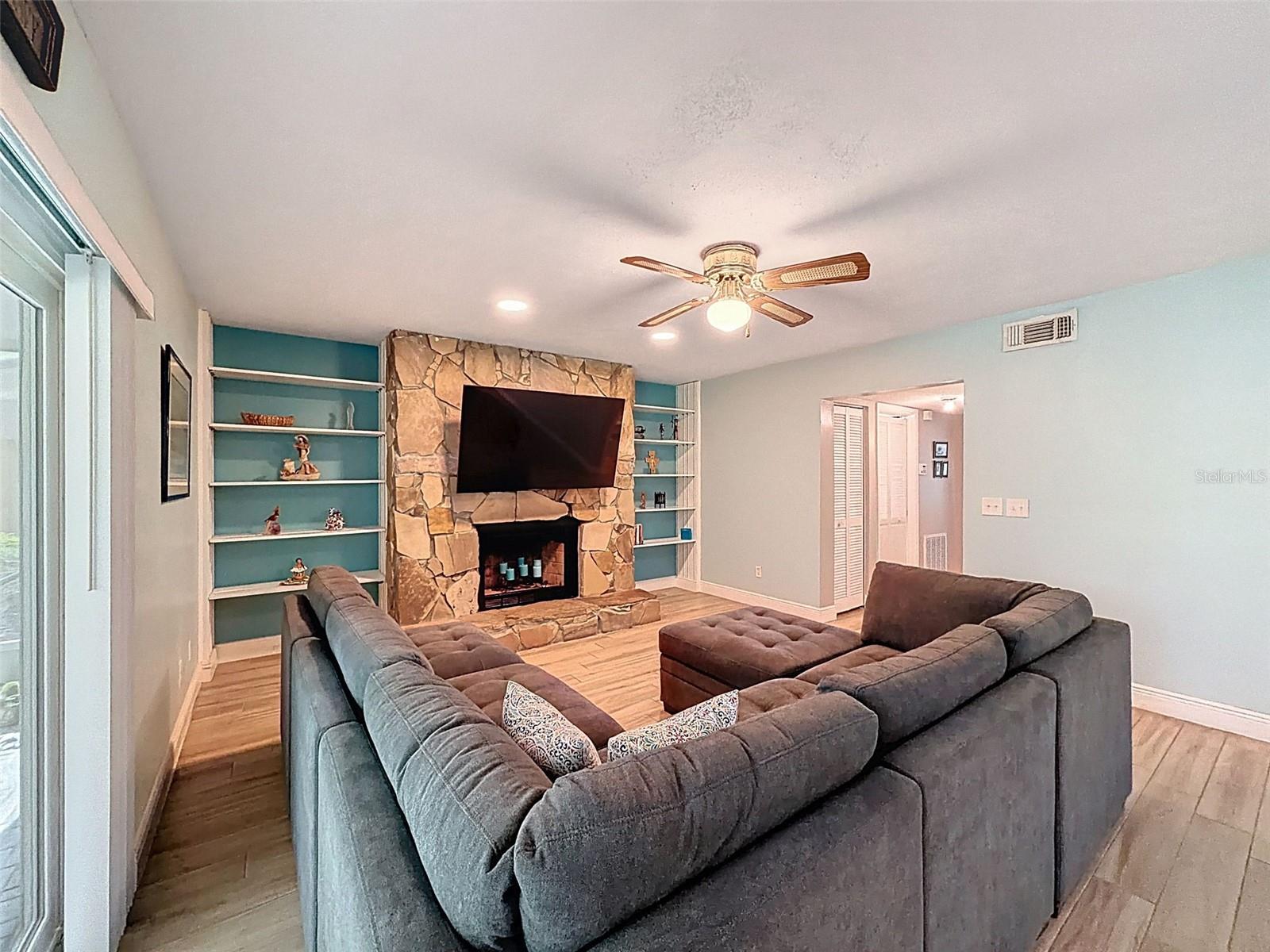 Image 24 of 75 For 7923 Singing Court Place