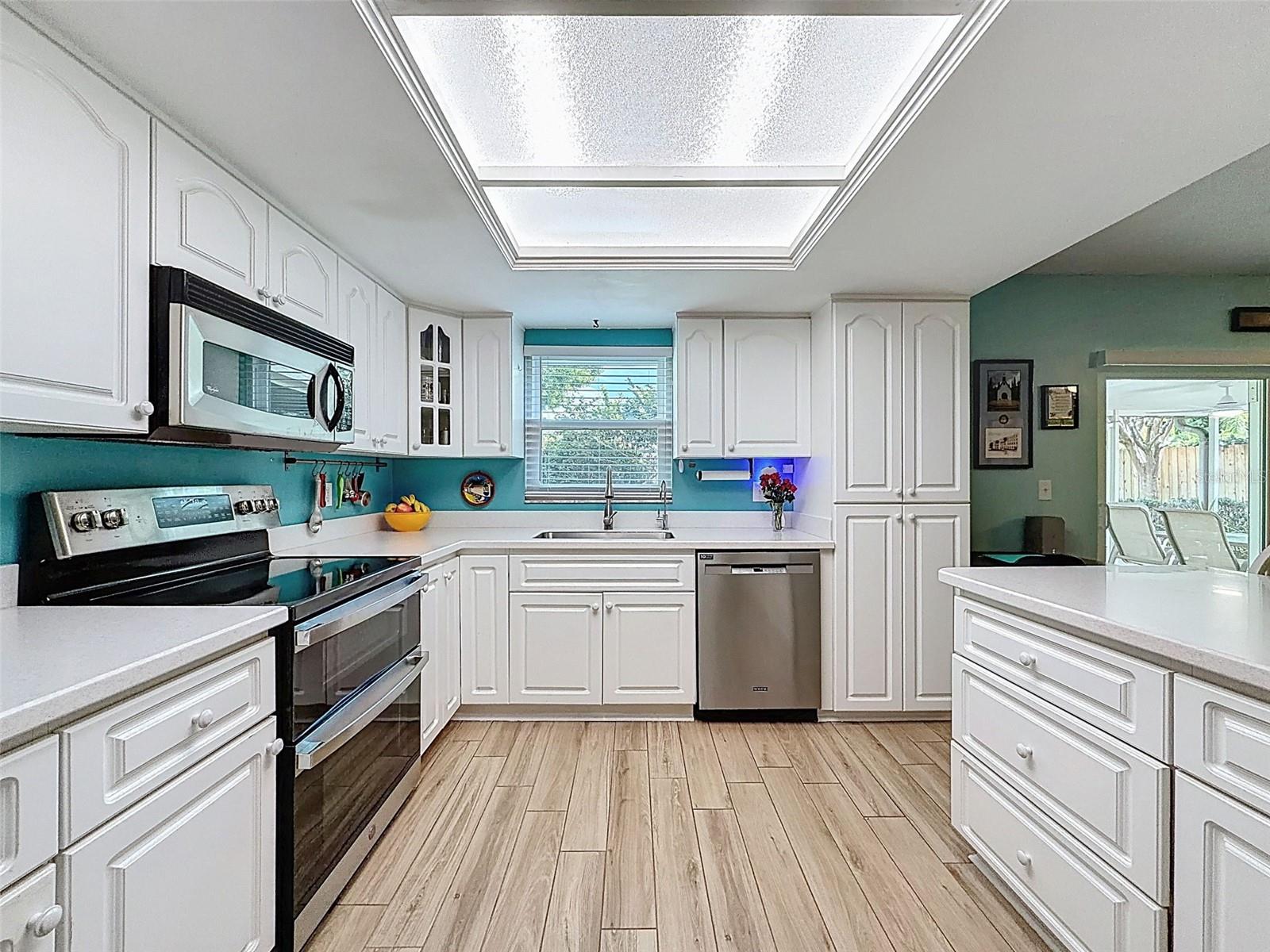 Image 31 of 75 For 7923 Singing Court Place