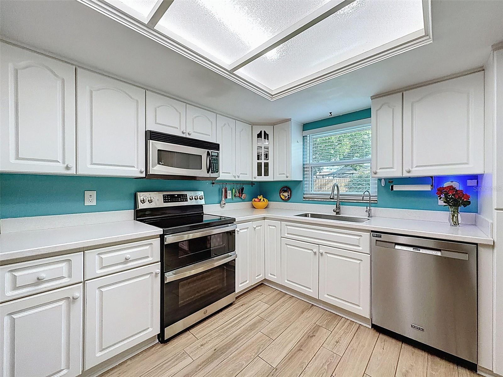 Image 32 of 75 For 7923 Singing Court Place