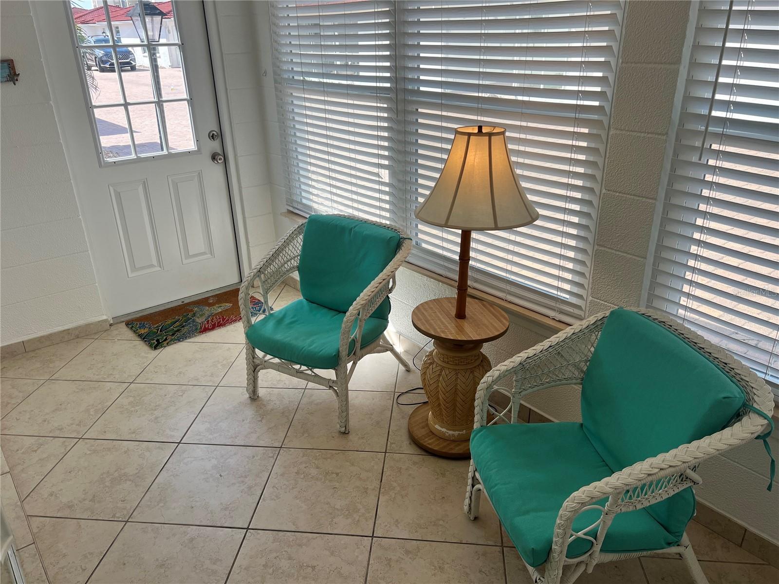 Image 3 of 15 For 6154 Midnight Pass Road B11