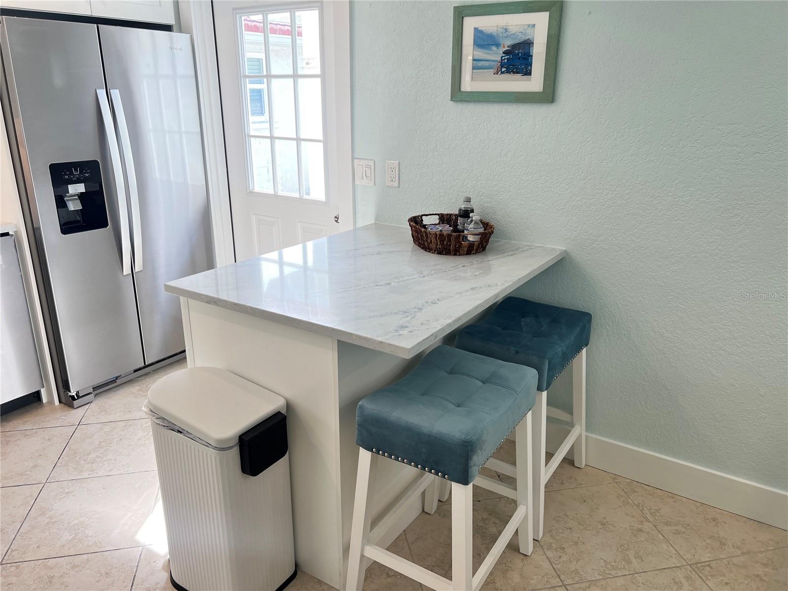 Image 8 of 15 For 6154 Midnight Pass Road B11