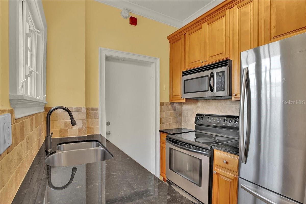 Image 11 of 32 For 2117 Dekle Avenue F3