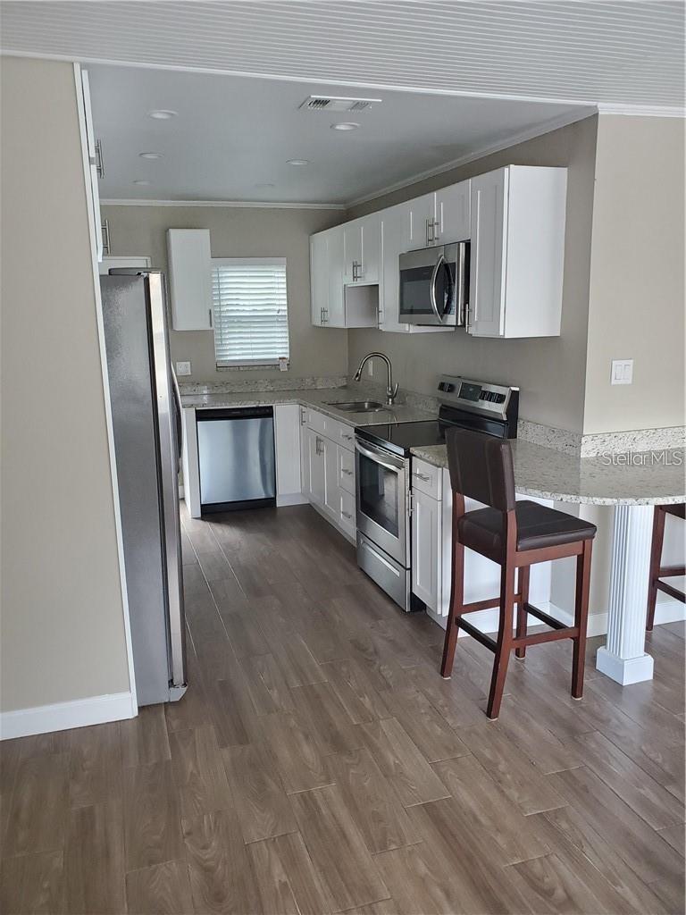 Image 7 of 22 For 391 Kentucky Avenue