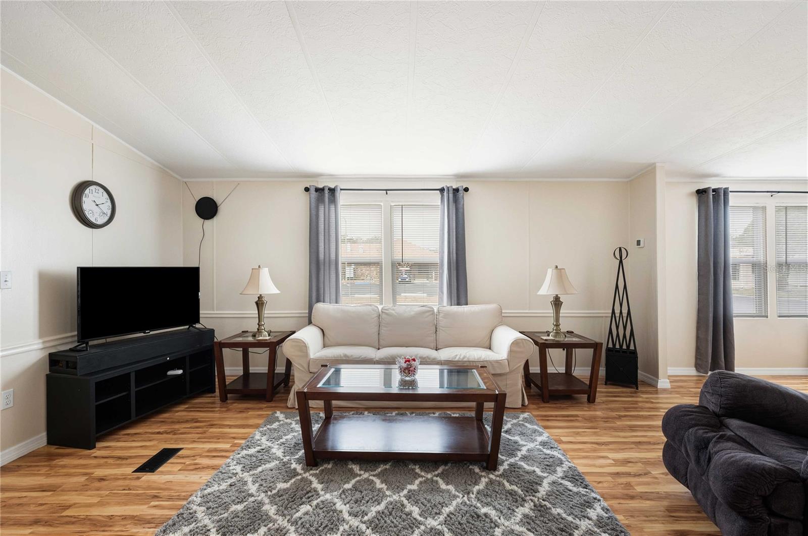 Image 9 of 42 For 3125 Briar Street