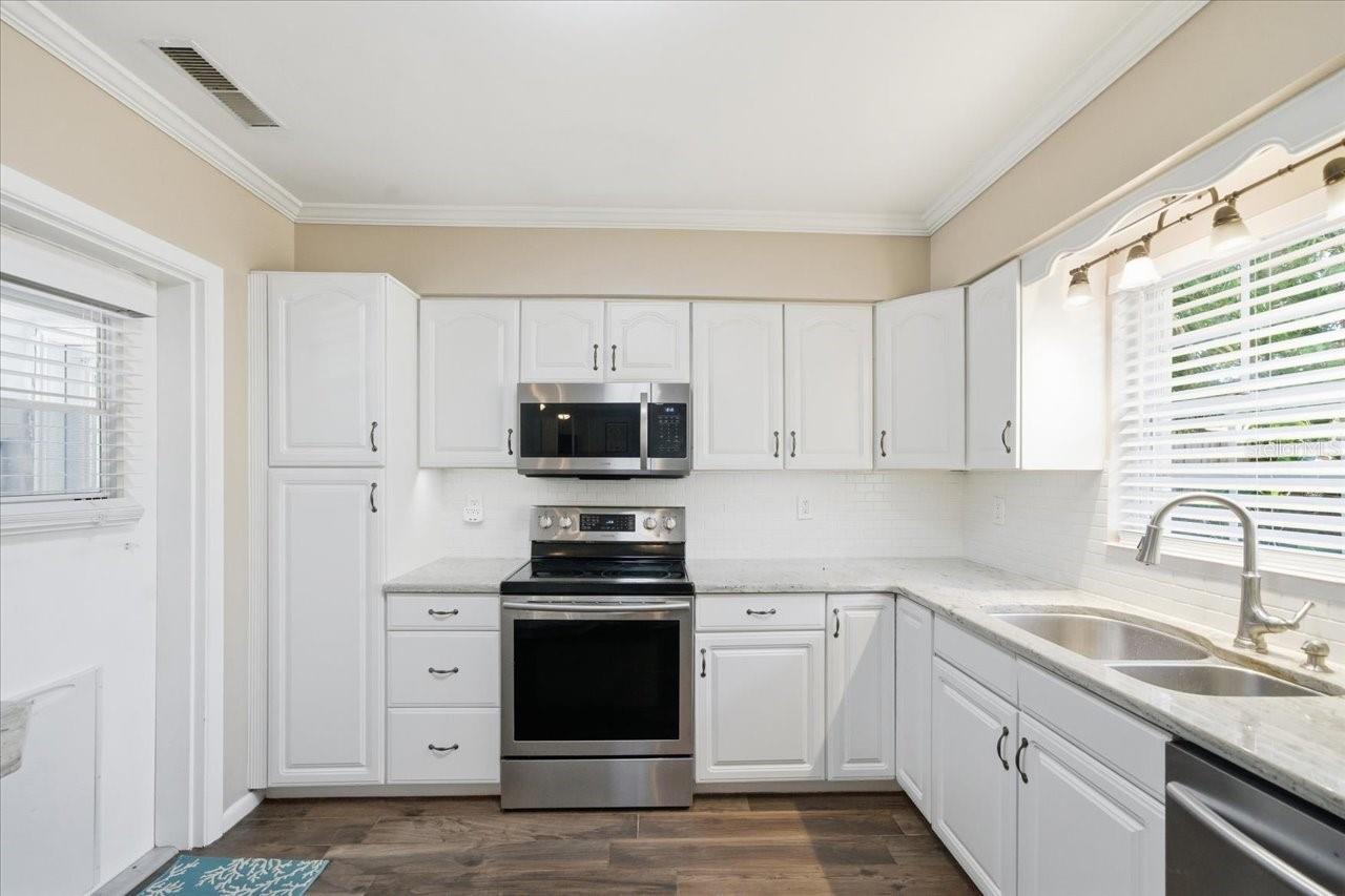 Image 22 of 57 For 1926 Sandra Drive