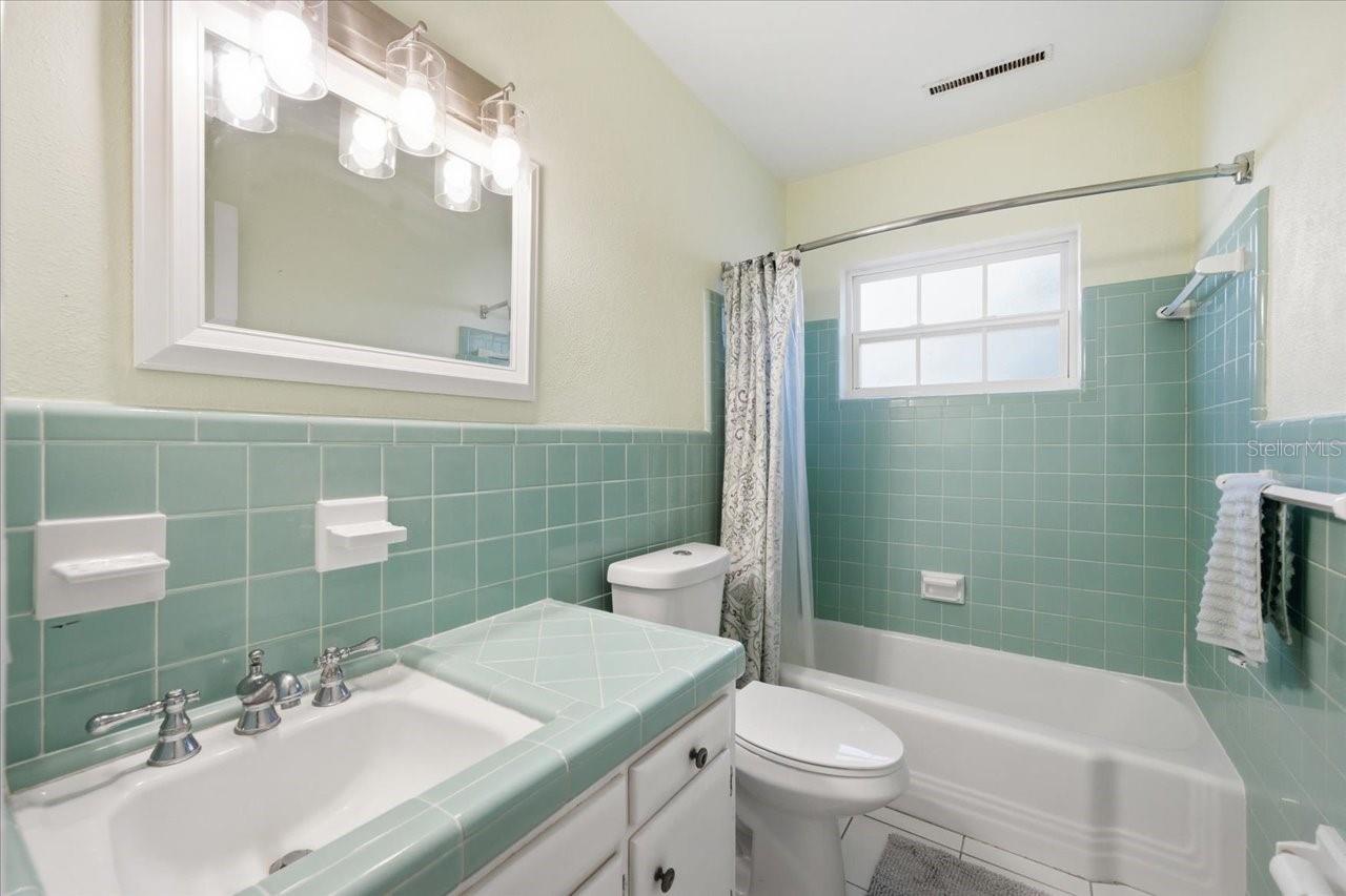 Image 35 of 57 For 1926 Sandra Drive