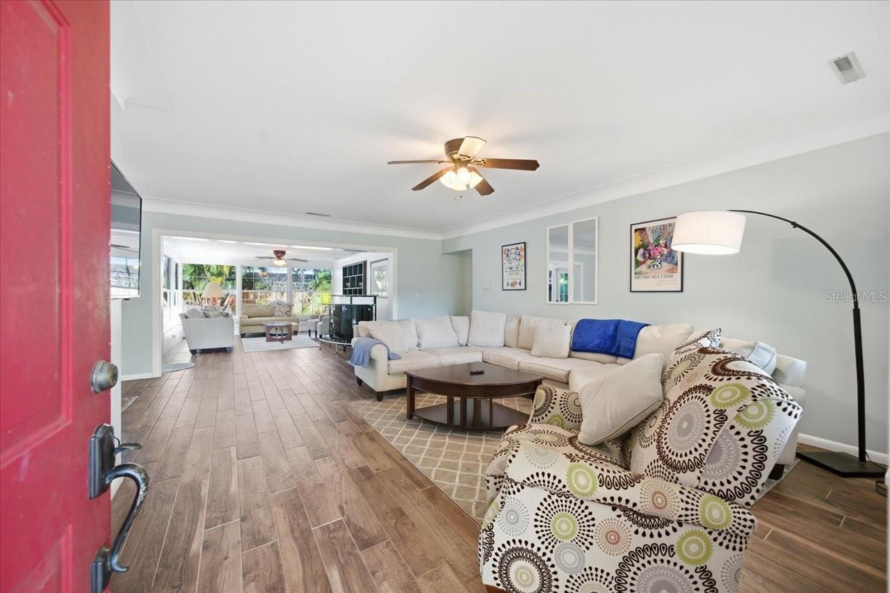 Image 6 of 57 For 1926 Sandra Drive