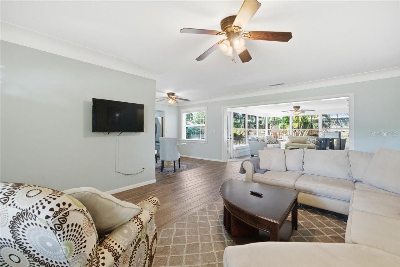 Image 9 of 57 For 1926 Sandra Drive