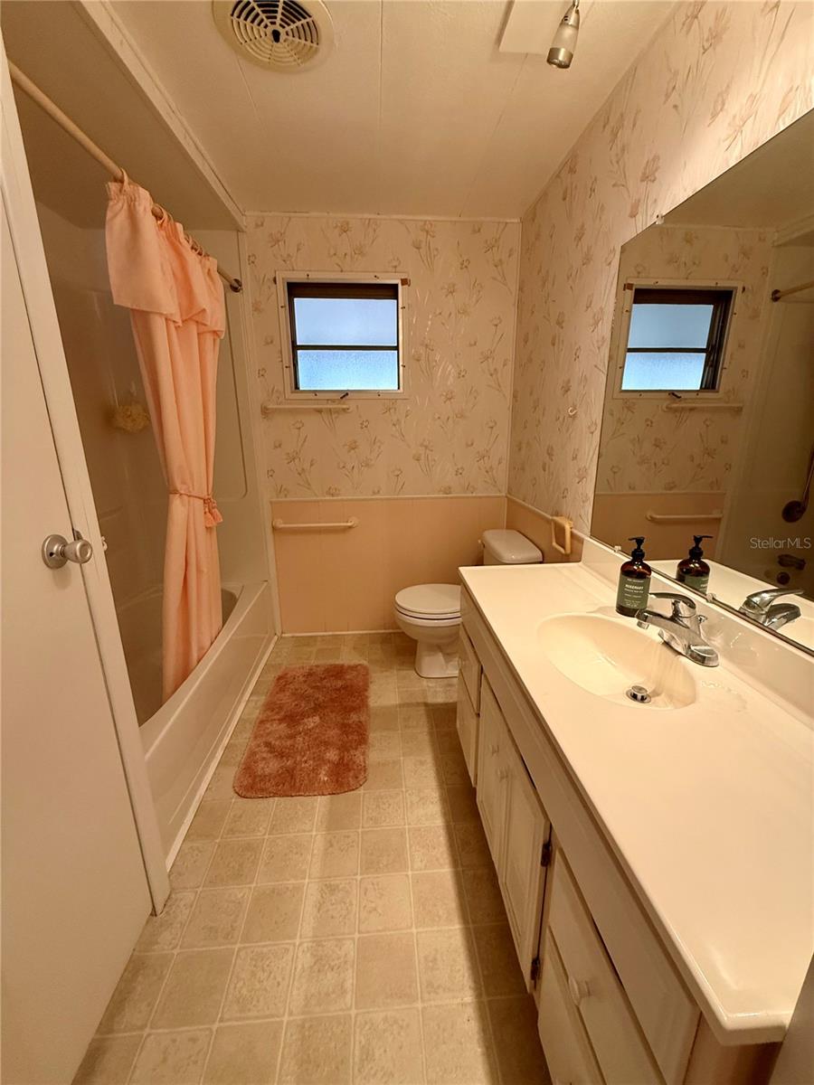 Image 19 of 46 For 82257 3rd Avenue N 257