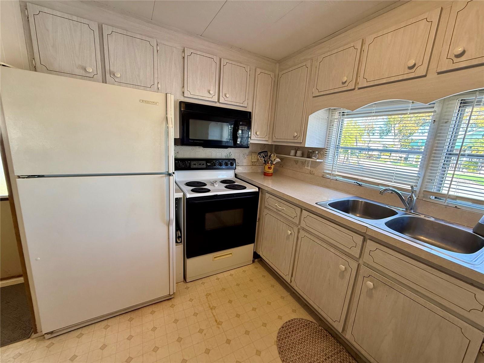 Image 8 of 46 For 82257 3rd Avenue N 257