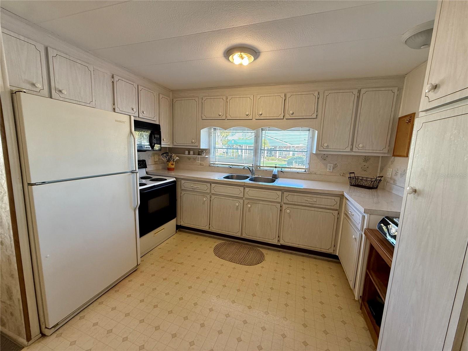 Image 9 of 46 For 82257 3rd Avenue N 257