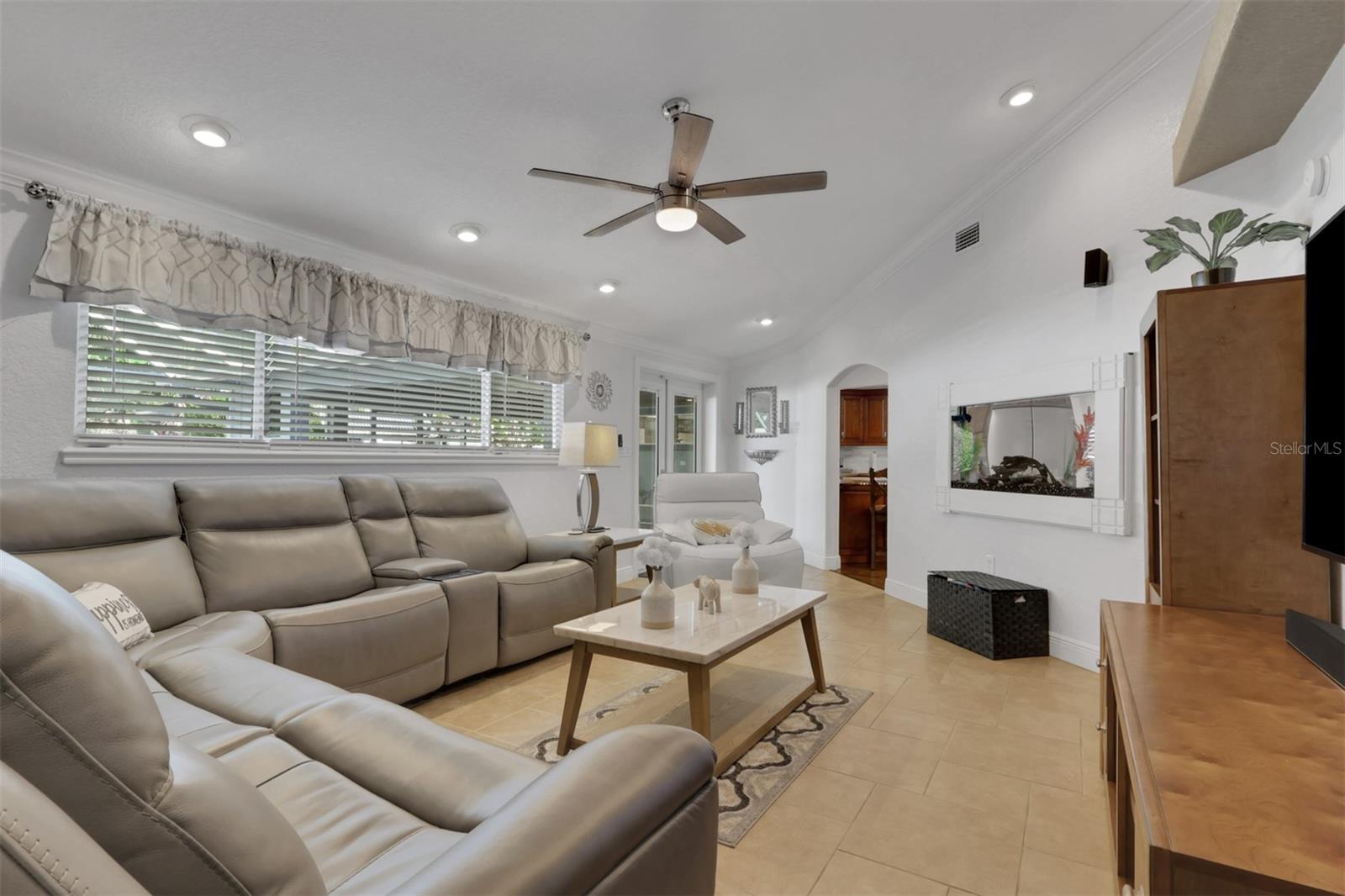 Image 10 of 51 For 22302 New York Avenue