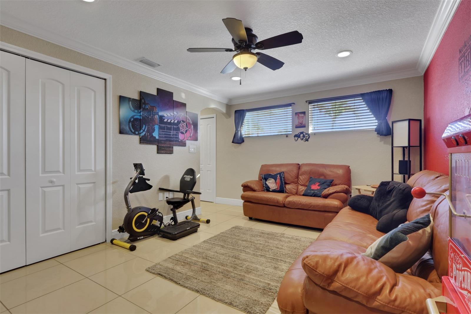 Image 12 of 51 For 22302 New York Avenue