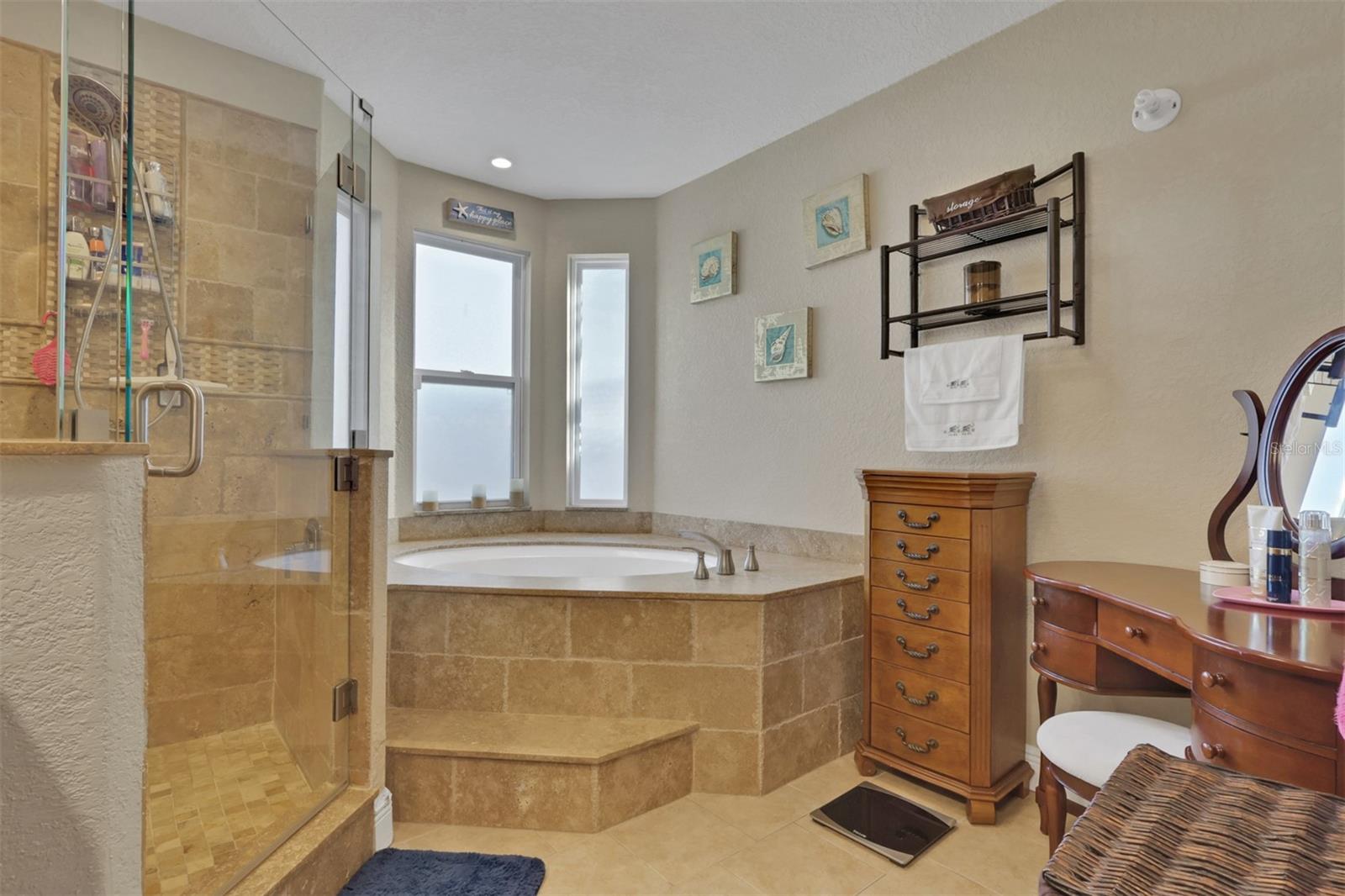 Image 16 of 51 For 22302 New York Avenue