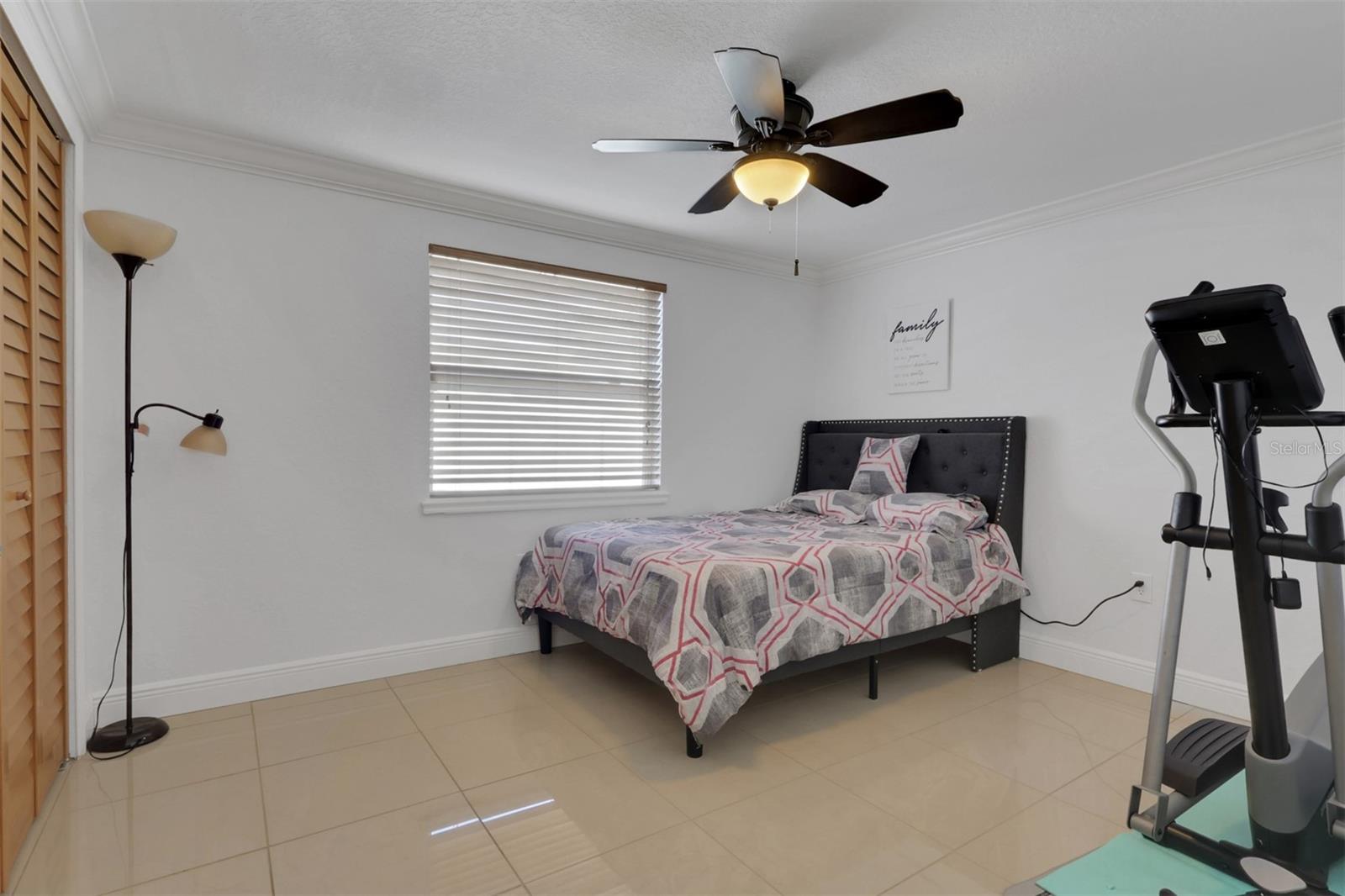 Image 19 of 51 For 22302 New York Avenue