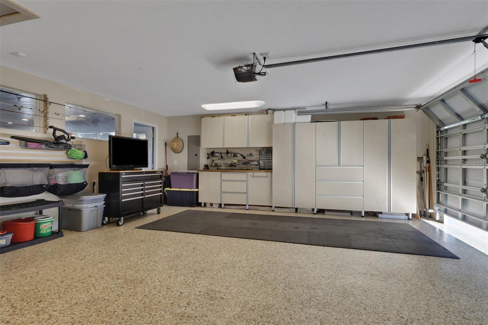 Image 24 of 51 For 22302 New York Avenue